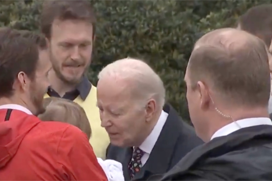 Der amerikanische Präsident, Joe Biden (81), hat nach einer Begegnung mit einem Kleinkind für viel Wirbel im Netz gesorgt.