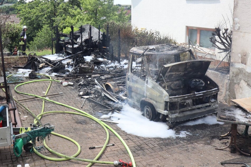 Das Wohnmobil brannte vollständig aus.