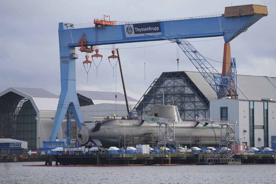 Die Drohnen sollen unter anderem über das Werksgelände der Marinesparte von Thyssenkrupp geflogen sein.