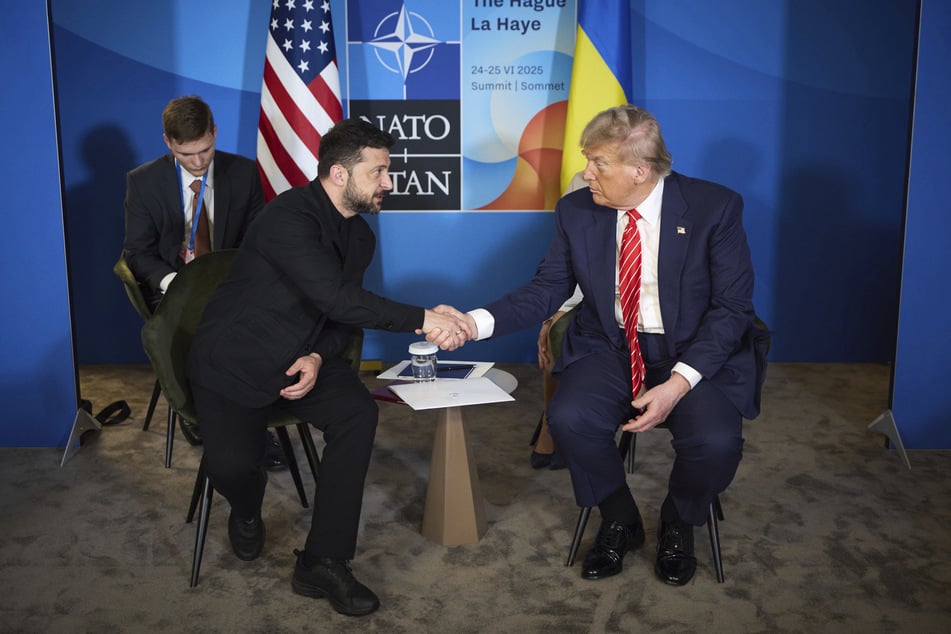 Der ukrainische Präsident Wolodymyr Selenskyj (li.) und US-Präsident Donald Trump berieten über einen besseren Schutz des ukrainischen Luftraums.