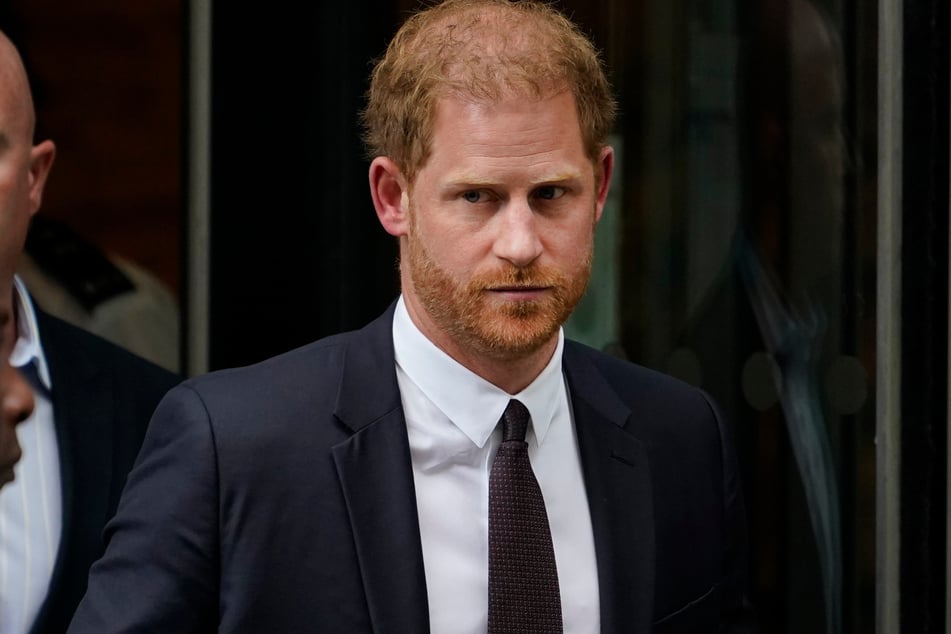 Prinz Harry (40) sucht derzeit nach Möglichkeiten, seinen Nachnamen in "Spencer" umzuändern.