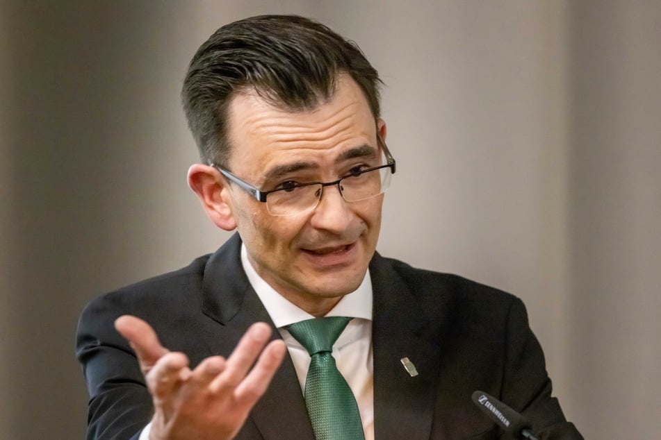 TU-Rektor Prof. Gerd Strohmeier (51) freut sich über die Millioneninvestition.