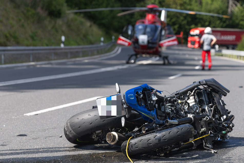 Schwerer Motorrad-Unfall im Thüringer Wald: Zwei Tote nach Frontal-Crash!