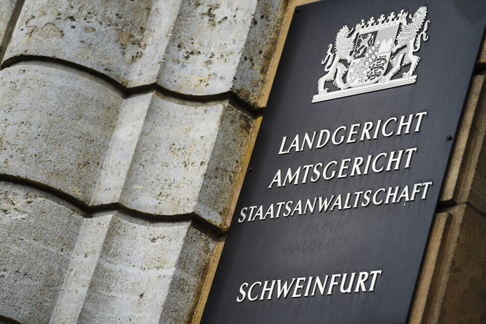 Vom Mittwoch (28. Juli) an steht eine 27-Jährige wegen Ermordung ihres Neugeborenen vor dem Landgericht in Schweinfurt.