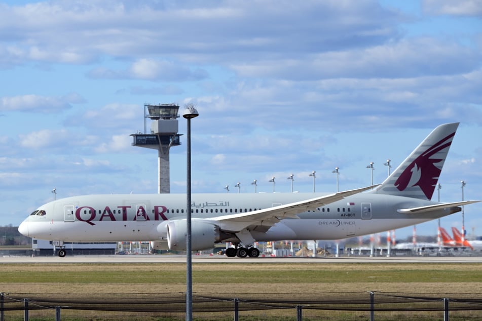 Am Donnerstag landete am BER ein Sonderflug von Qatar Airways aus der omanischen Hauptstadt Maskat.