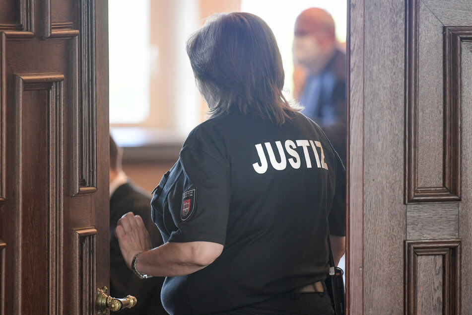 Frau (37) soll Partner (80) getötet haben: Urteil gefallen!