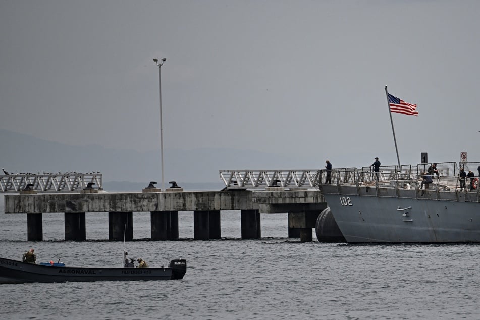 Pentagon threatens Venezuela after "provocative" plane move in Caribbean waters