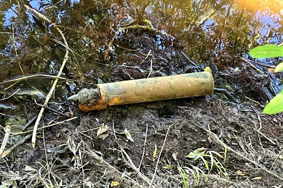 Der Mann hatte einen metallischen Gegenstand gefunden, bei dem es sich um Panzergranate handelte.