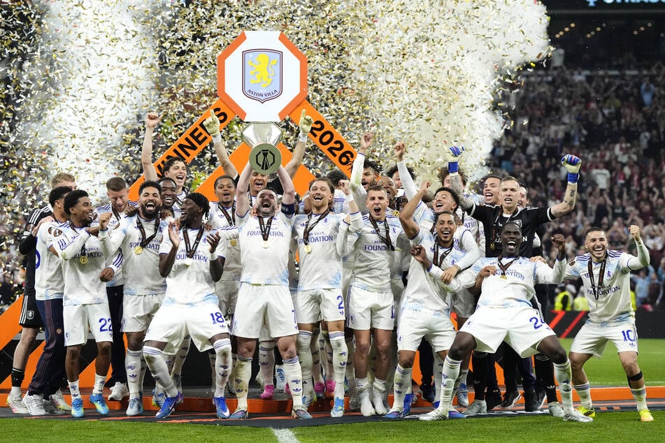 Aston Villa feiert den Europa-League-Sieg!