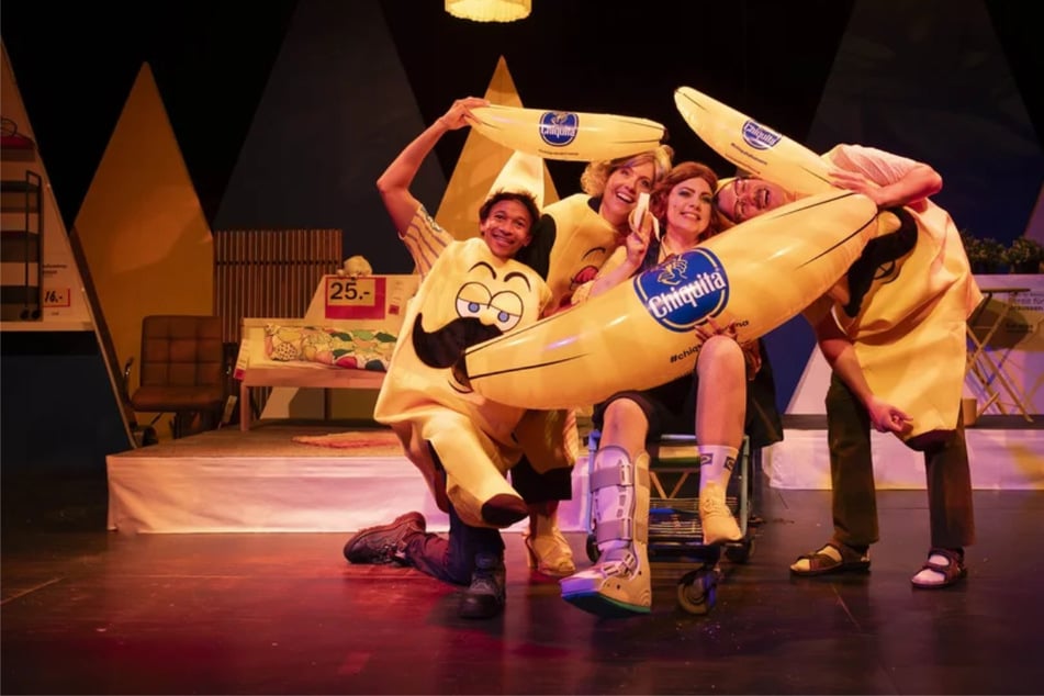 Jede Menge Spaß erwartet die Zuschauenden im Kammertheater Leipzig.