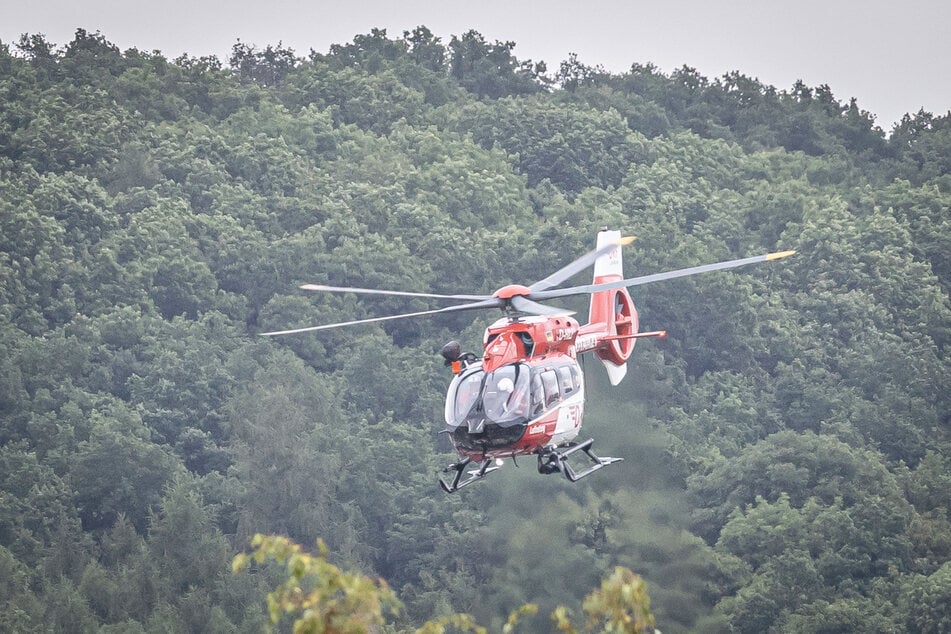 Mit einem Rettungshelikopter wurde die verletzte Malerin ins Krankenhaus geflogen.