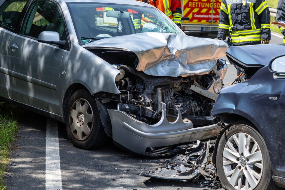 Auf der L3206 südwestlich von Fulda kam es am Mittwoch zu einem schweren Unfall mit zwei Verletzten.