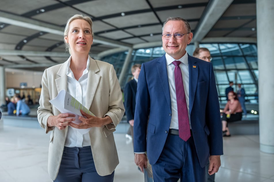 Die AfD-Chefs Alice Weidel und Tino Chrupalla können sich angesichts des neuesten ARD-"Deutschlandtrends" über ihre Umfragewerte freuen. (Archivbild)