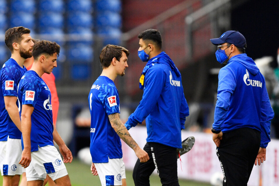 Hängende Köpfe beim FC Schalke 04: Die Königsblauen warten seit dem 17. Januar auf ihren nächsten Bundesliga-Sieg.