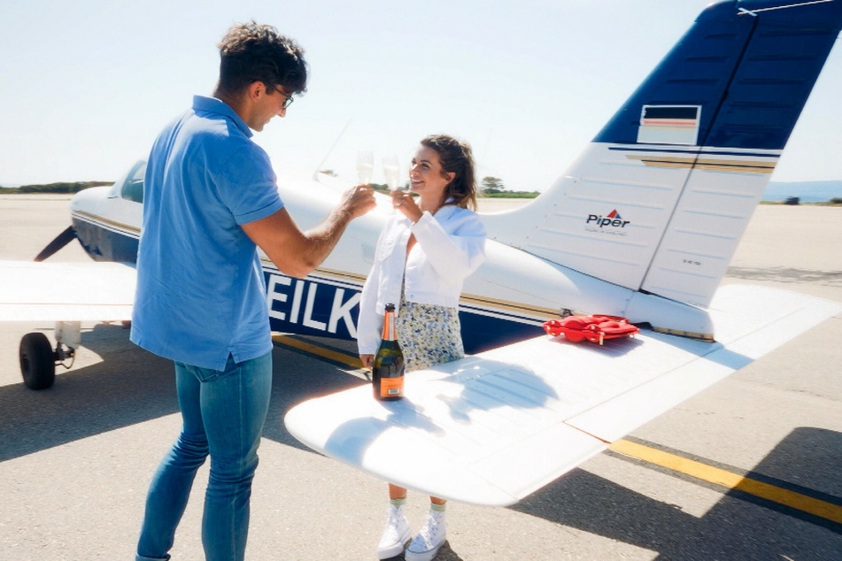 Nach dem Flug gab sich Julian (27) noch ganz charmant, doch später kamen ihm Zweifel.