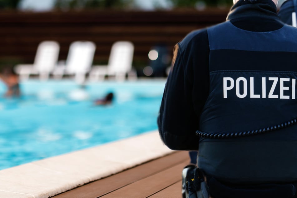 Die Polizei wurde verständigt und die Beamten nahmen den 45-Jährigen mit auf die Wache. (Symbolfoto)