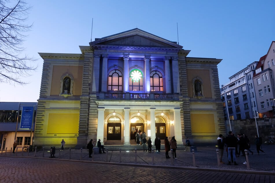 Eine von der AfD geführte Landesregierung würde auch für Einschnitte bei der Oper in Halle sorgen. (Archivbild)