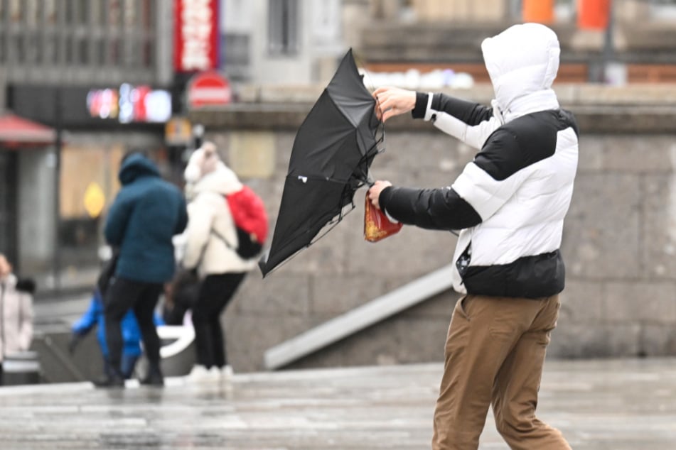 Sturmwarnung für Köln: Deutscher Wetterdienst warnt vor Gang ins Freie