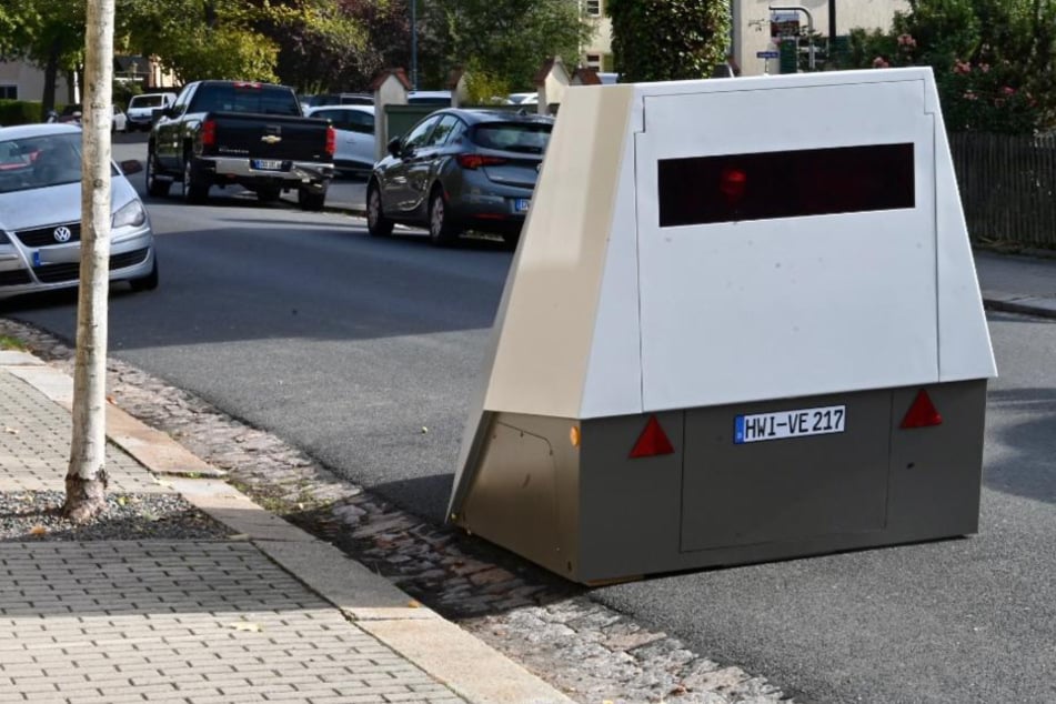 Superblitzer hat neuen Standort und lässt Platz zum Bordstein