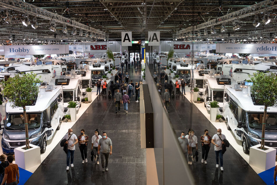 Im vergangenen Jahr durften pro Tag maximal 20.000 Besucher zum Caravan-Salon in die Messehallen kommen. (Archivfoto)