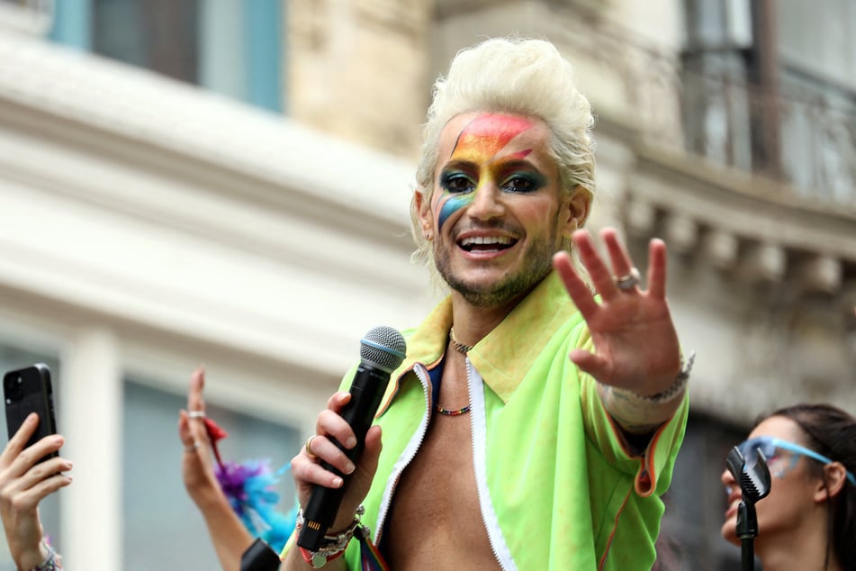 Frankie Grande (41) eilte seiner kleinen Schwester sofort zu Hilfe.