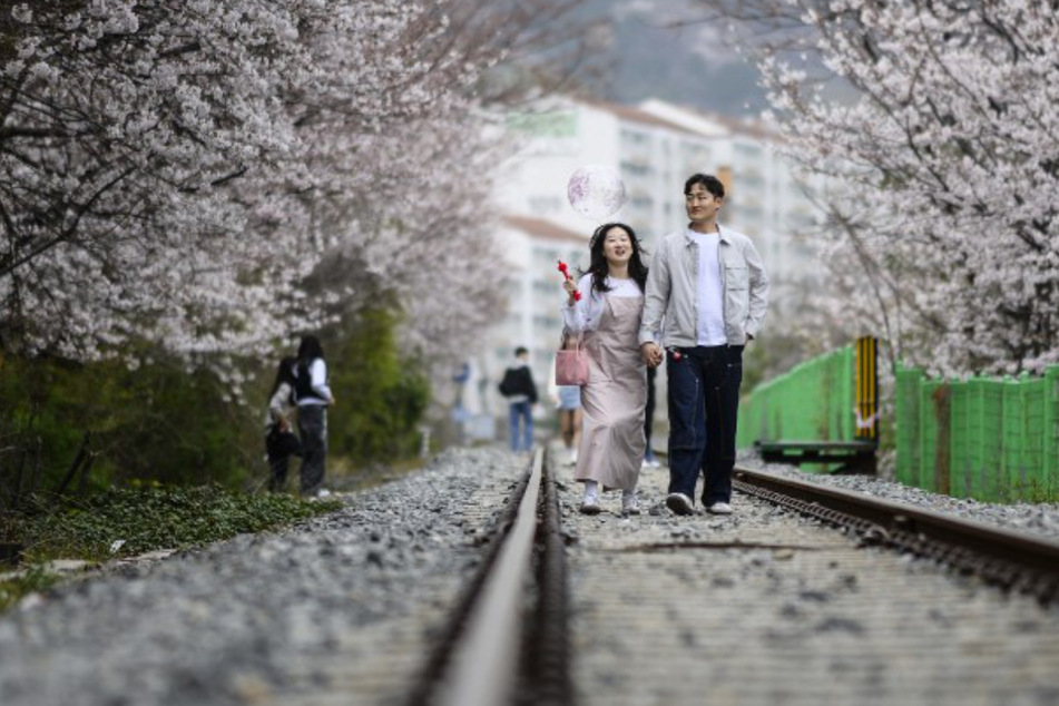 Für viele Südkoreaner ist das Kinderkriegen eng mit der Ehe verknüpft. Gleichzeitig haben jedoch vor allem junge Frauen kein positives Bild von der Ehe.