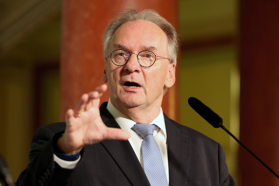 Reiner Haseloff (69, CDU), Ministerpräsident von Sachsen-Anhalt, hält die Zielsetzung von Wirtschaftsminister Robert Habeck (53, Grüne) für nicht realisierbar.