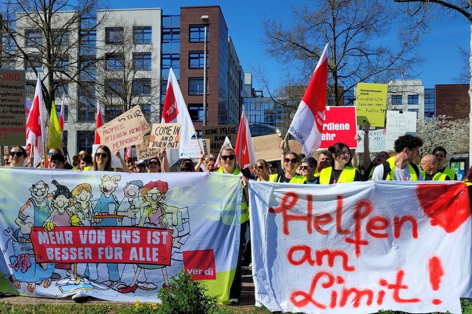 Bereits in der Vergangenheit, wie hier im April, war vor der Klinik gestreikt worden.