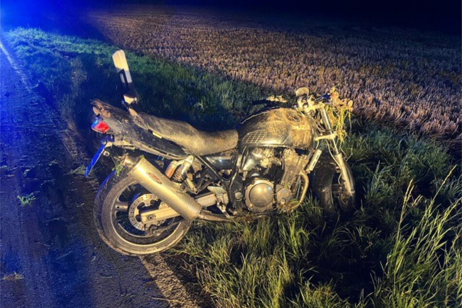 Das Motorrad war nach dem Unfall nicht mehr fahrbereit.