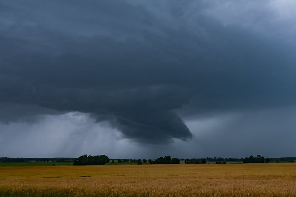 Erst Sonne satt, dann droht das Unwetter: Hagel, Sturm und Starkregen kommen auf uns zu