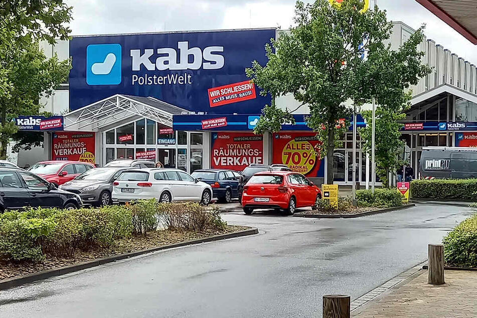 Bevor dieser Möbelmarkt schließt, gibt's Samstag (11.9.) mega Angebote