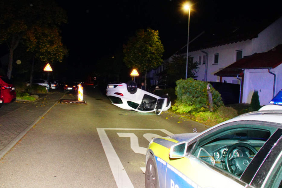 Mitten im Wohngebiet verlor der 27-Jährige die Kontrolle über seinen Wagen.