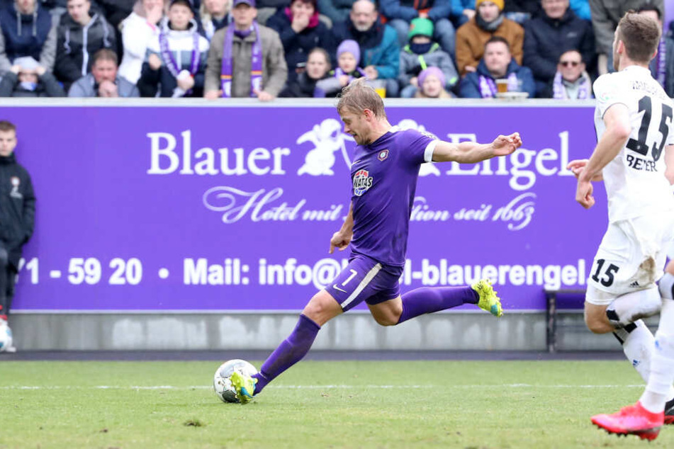 Tor für den FC Erzgebirge: Jan Hochscheidt trifft in der 74. und 88. Minute, macht den Sack damit zu.
