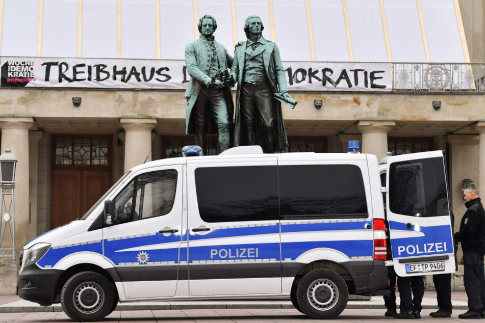 Auf dem Theaterplatz in Weimar herrschen höchste Sicherheitsvorkehrungen.