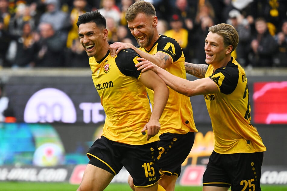 Claudio Kammerknecht (25, l.) darf noch ein paar Tage Urlaub genießen.