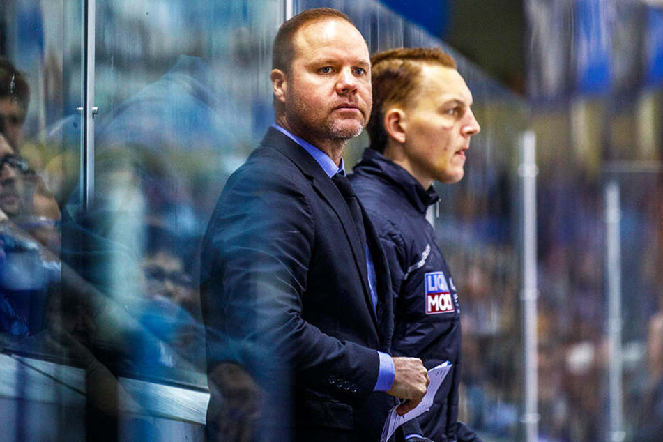 Brad Gratton (l.) musste nach vier Pleiten in vier Spielen gehen. Co-Trainer Petteri Kilpivaara übernimmt vorerst das Training.