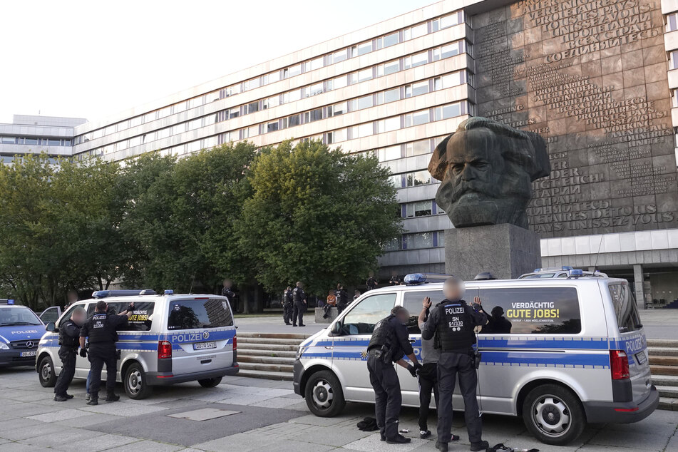 Immer wieder führt die Chemnitzer Polizei sogenannte Komplexkontrollen durch. Diese sollen zur Bekämpfung der Drogen-Kriminalität dienen (Archivbild).