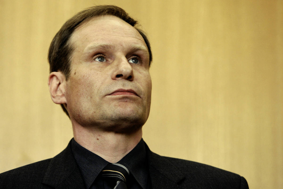 Armin Meiwes (61) wurde im Dezember 2002 festgenommen. Er verbüßt zurzeit in Kassel eine lebenslängliche Haftstrafe.
