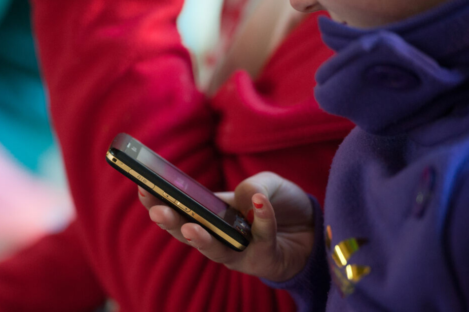 Das Smartphone ist längst das häufigste Kommunikationsmittel. Nachrichten per WhatsApp, Instagram oder Snapchat sind der Standard.