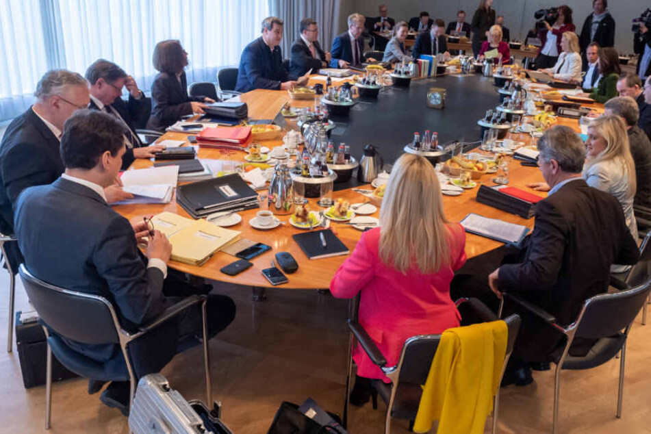 Die Staatsregierung will sich bei ihrer Kabinettssitzung mit Zukunftsthemen der Digitalisierung befassen.