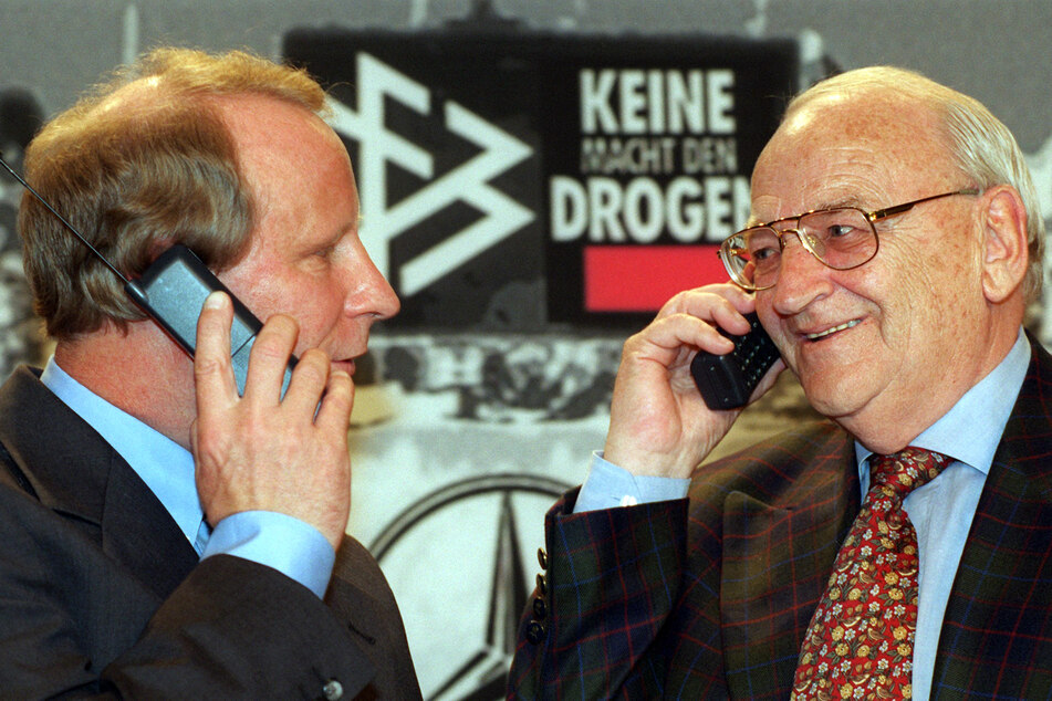 Egidius Braun (†97, r.) mit dem damaligen Bundestrainer Berti Vogts (75, l.).