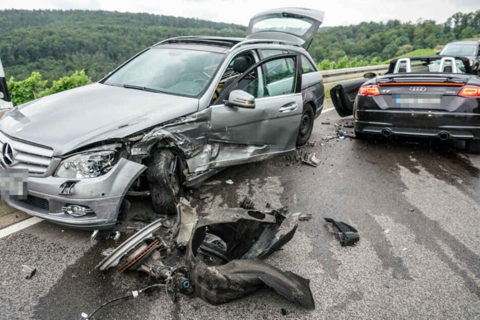 "Wirtschaftlicher Totalschaden": Beide Wagen sind komplett zerstört worden.