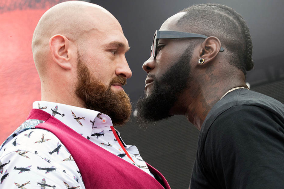 Tyson Fury (l.) und Deontay Wilder steigen am 01. Dezember in Los Angeles in den Ring.