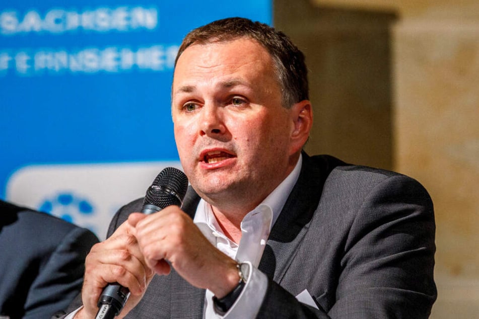 André Schollbach (41, Linke) kritisiert den OB als führungsschwach.