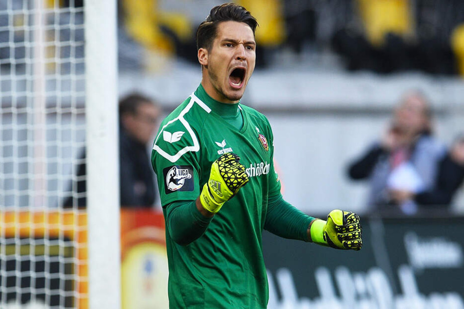 Janis Blaswich, hier noch im Trikot von Dynamo Dresden, hielt am Samstagabend mit seinen Paraden den überraschenden Sieg von Heracles Almelo gegen Ajax Amsterdam fest.