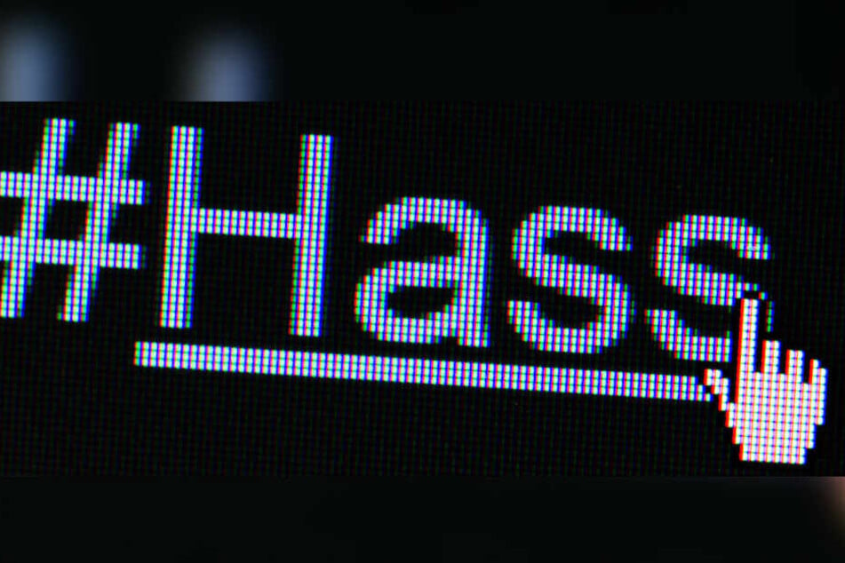 Der Hashtag "#Hass" ist auf einem Bildschirm zu sehen. (Archivbild/Symbolbild)