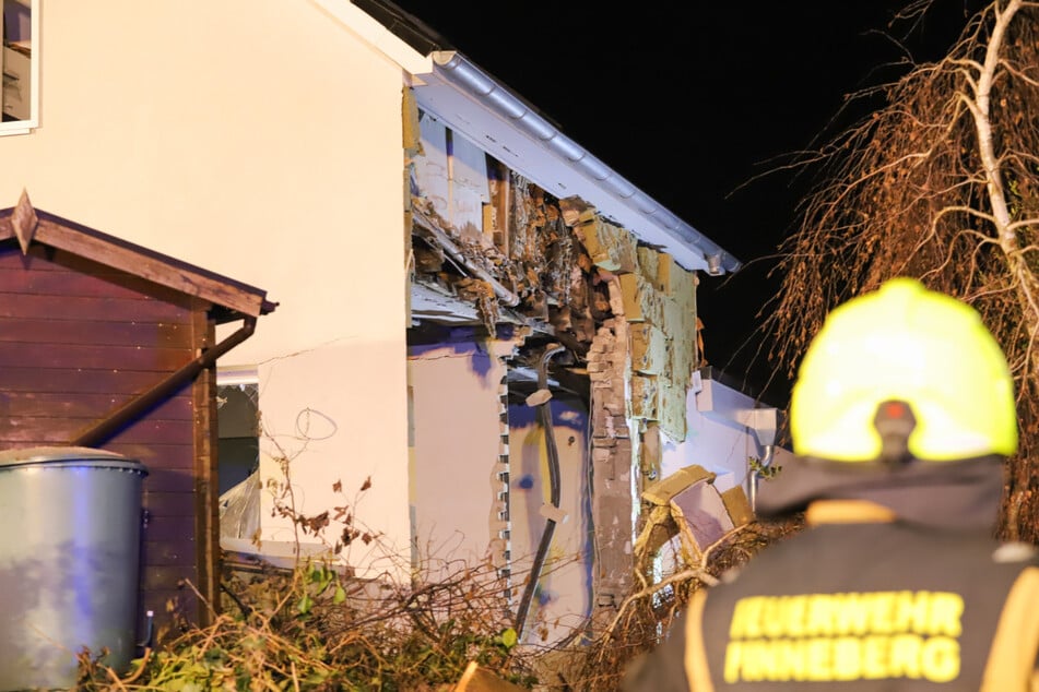 Einsturzgefahr! Gasflasche explodiert in Einfamilienhaus