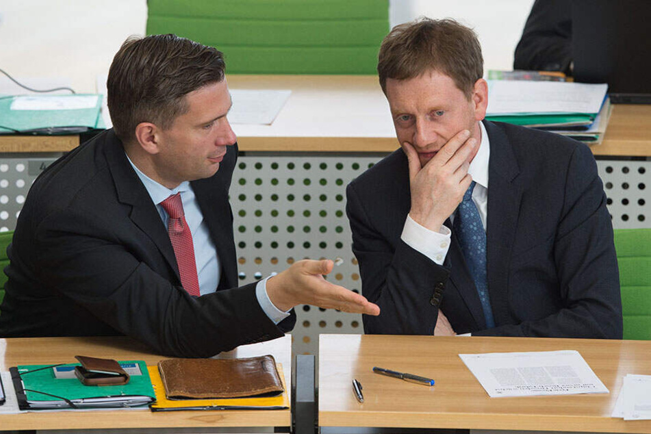 Rededuell in Dresden: Michael Kretschmer (44, CDU, r.) und sein Vize Martin Dulig (45, SPD), hier auf der Regierungsbank.