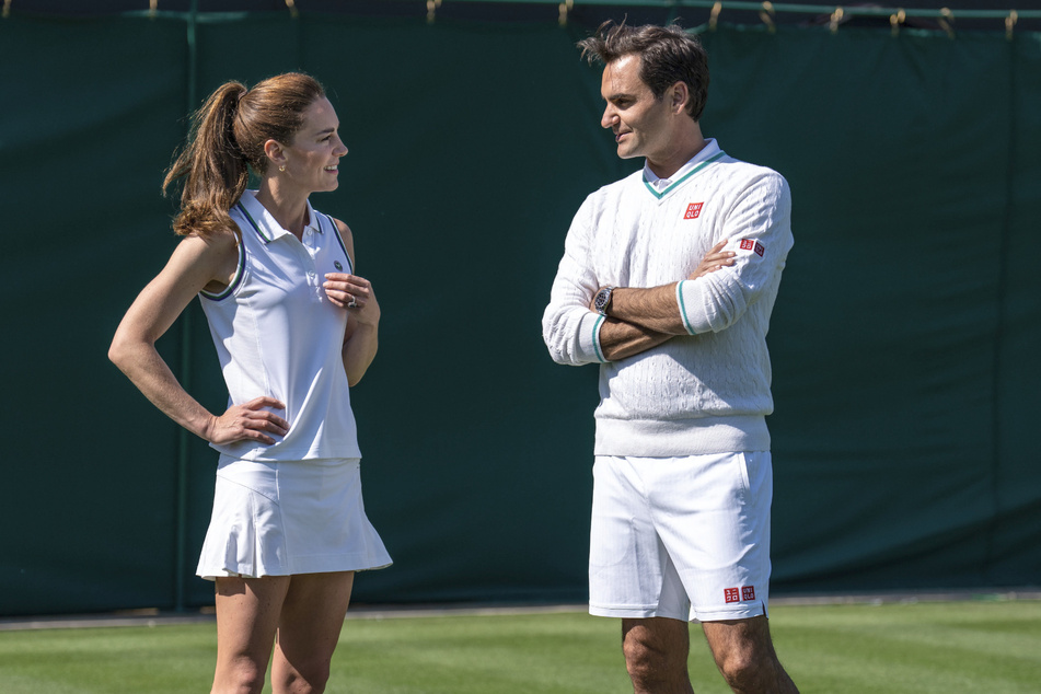 Prinzessin Kate (41) und Tennis-Star Roger Federer (41) haben sich in Wimbledon getroffen. Bei einem Spiel ging die 41-Jährige als Siegerin hervor.