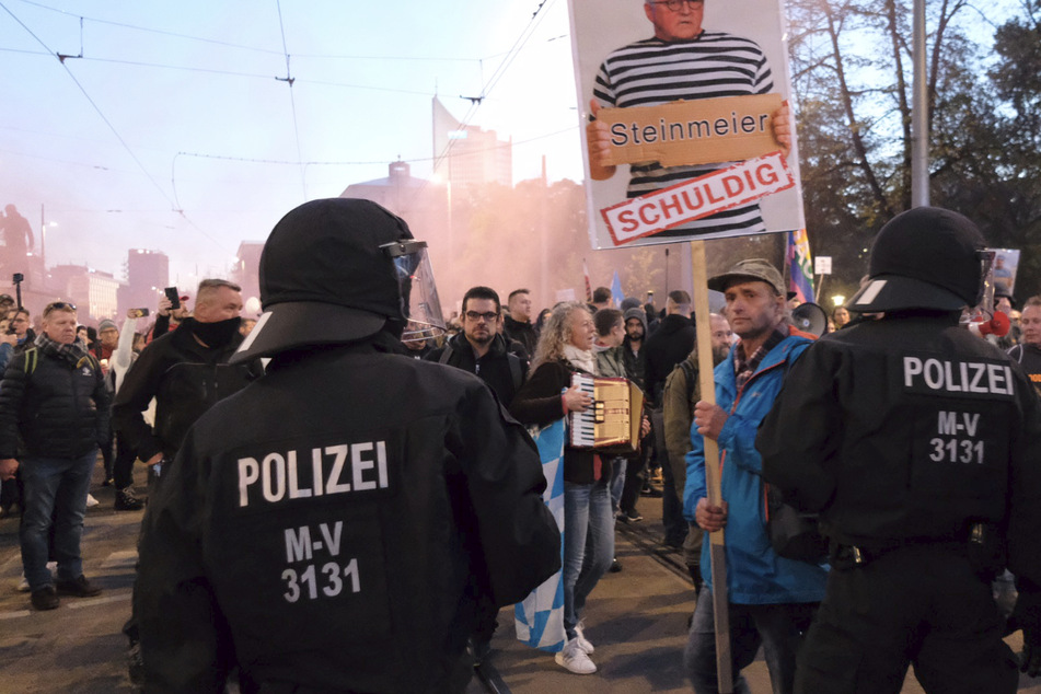 Leipzig: Zwei Jahre nach eskalierter Demo: Ex-Querdenker wollen mit Fackeln über Leipziger Ring marschieren